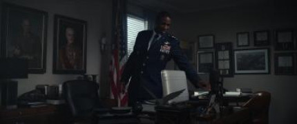 Кадр з фільму Падіння Місяця