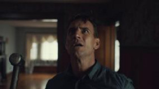 Кадр з фільму Проклятий будинок 2