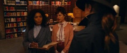 Кадр з фільму Пороховий коктейль