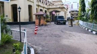 Кадр з фільму Звичайна людина