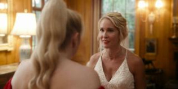 Кадр з фільму Шпигунка на весіллі