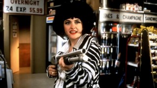 Кадр з фільму Тривіальне чтиво