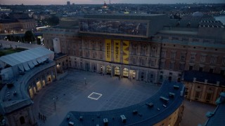 Кадр з фільму Квадрат