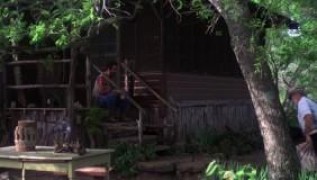 Кадр з фільму Піранья