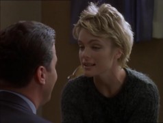 Кадр з фільму Засніжені