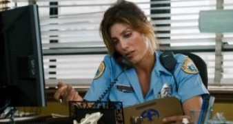 Кадр з фільму Порушуючи правила