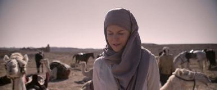 Кадр з фільму Королева пустелі