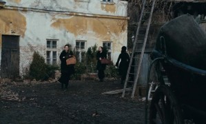 Кадр з фільму Дитинство лідера