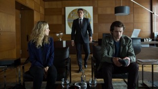 Кадр з фільму Ворог серед нас (Наднебезпечний)