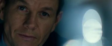 Кадр з фільму 22 милі