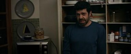 Кадр з фільму Не твоє тіло