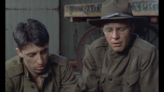 Кадр з фільму Джону дали зброю