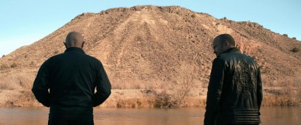 Кадр з фільму Ель Каміно: Пуститися берега