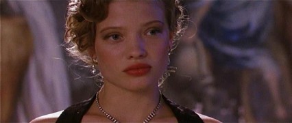 Кадр з фільму Закон протилежностей