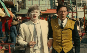 Кадр з фільму Пригоди китайця в Китаї