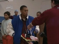 Кадр з фільму Червоні кеди