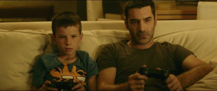 Кадр з фільму Різні світи