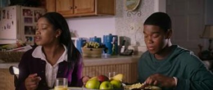 Кадр з фільму Радісний галас