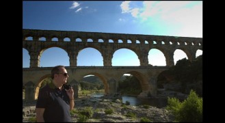 Кадр з фільму Париж зачекає