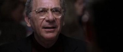 Кадр з фільму На чужій смузі