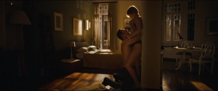 Кадр з фільму Різні світи