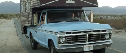 Кадр з фільму У пустелі Мохаве