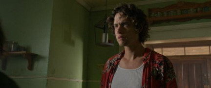 Кадр з фільму Померти на самоті