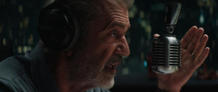 Кадр з фільму У прямому ефірі