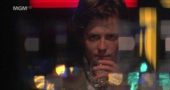 Кадр з фільму Яскраві вогні, велике місто