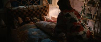 Кадр з фільму Самодостатність