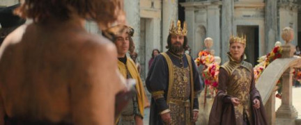 Кадр з фільму Діва проти біди