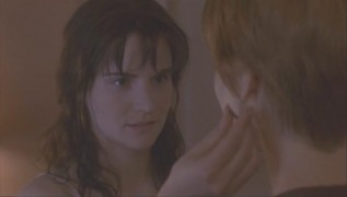 Кадр з фільму Самотня біла жінка