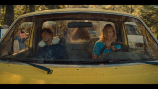 Кадр з фільму Сонячний берег