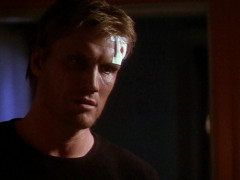 Кадр з фільму Раптовий удар