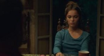 Кадр з фільму Ця незручна мить