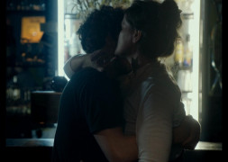 Кадр з фільму Тридцять