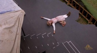 Кадр з фільму Дурнів немає