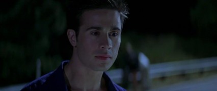 Кадр з фільму Я знаю, що ви скоїли минулого літа