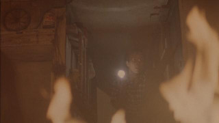 Кадр з фільму На самоті в темряві