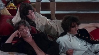 Кадр з фільму Культ проклятих