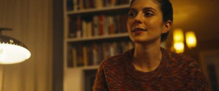 Кадр з фільму Паранормальна активність: Близький родич