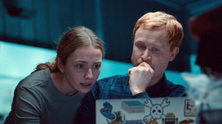 Кадр з фільму Палаюче море