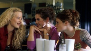 Кадр з фільму Дівчата зверху