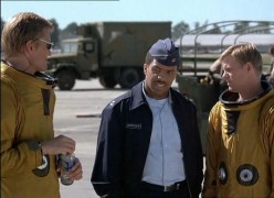 Кадр з фільму Повітряний мисливець