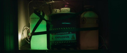 Кадр з фільму Наслідки. Міст у вогні