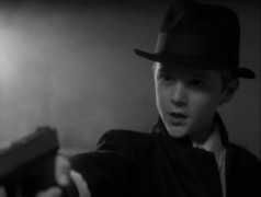 Кадр з фільму Молодший пілот