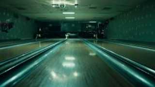 Кадр з фільму Проклятий будинок 2