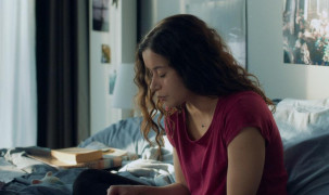 Кадр з фільму Дівчина з браслетом