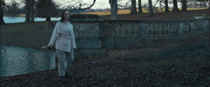 Кадр з фільму Замкнена