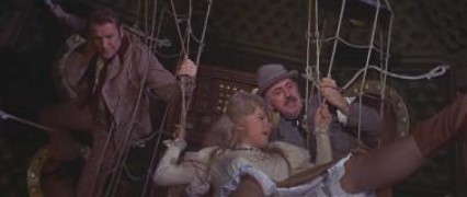 Кадр з фільму Перші люди на Місяці